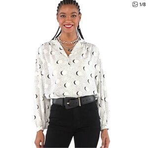 NWT S CAbi Eclipse Blouse Stylish White and Black Women's Top